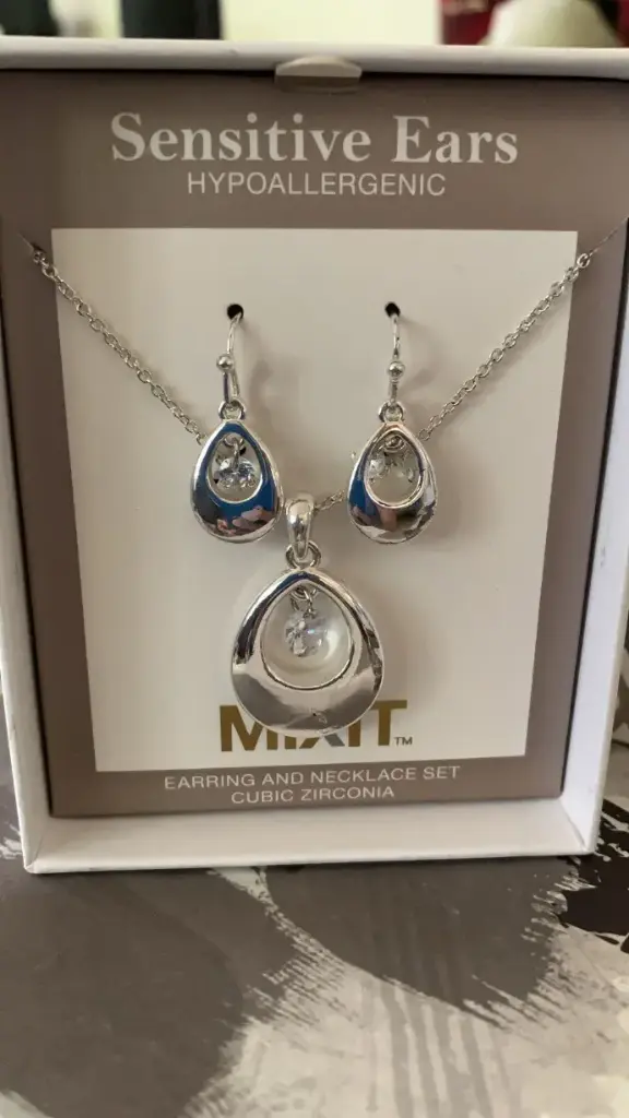 Silver chain and earring set