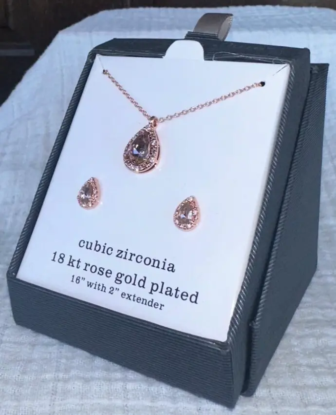 Earring & necklace set