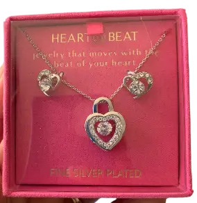 Earring & necklace set